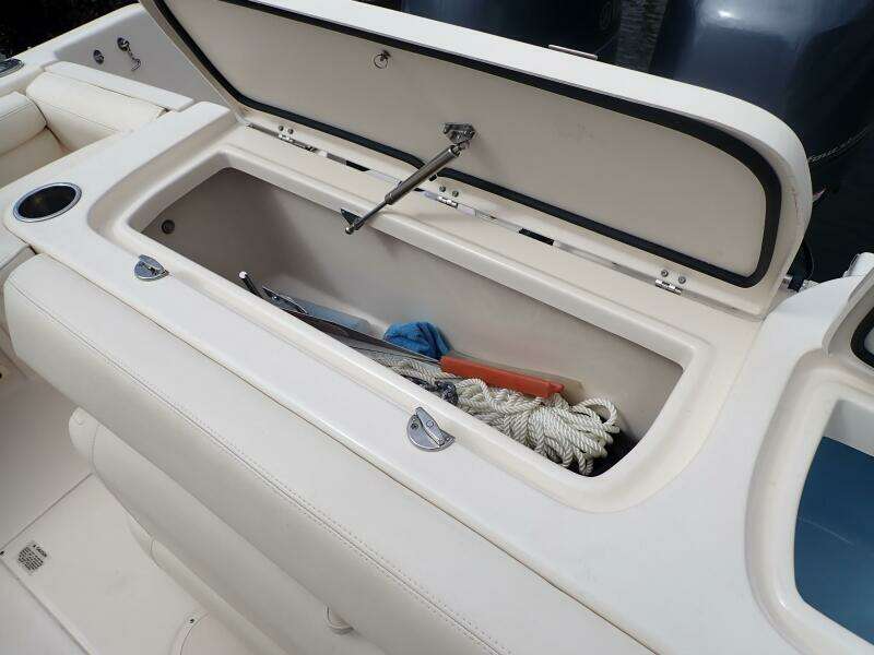 2021 Grady-White 275