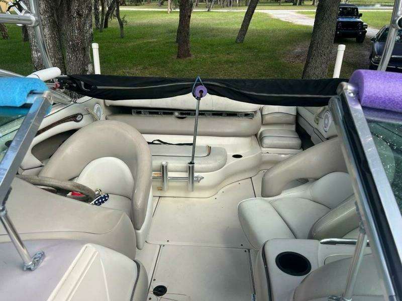 2003 Sea Ray 220 Bow Rider