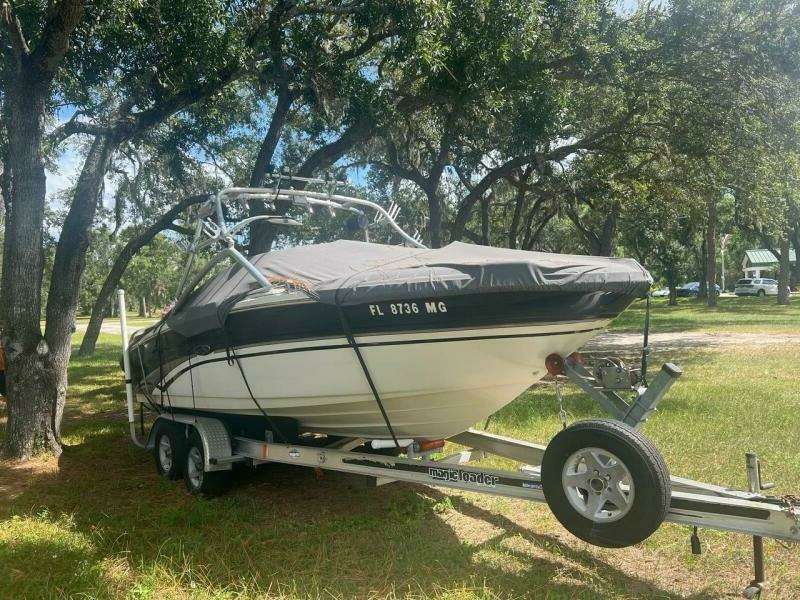 2003 Sea Ray 220 Bow Rider