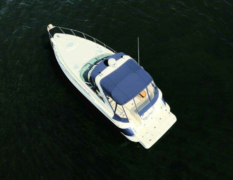 2004 Cruisers Yachts 370 Express