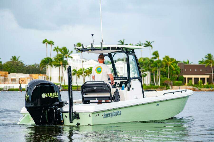 2018 Everglades 243 CC