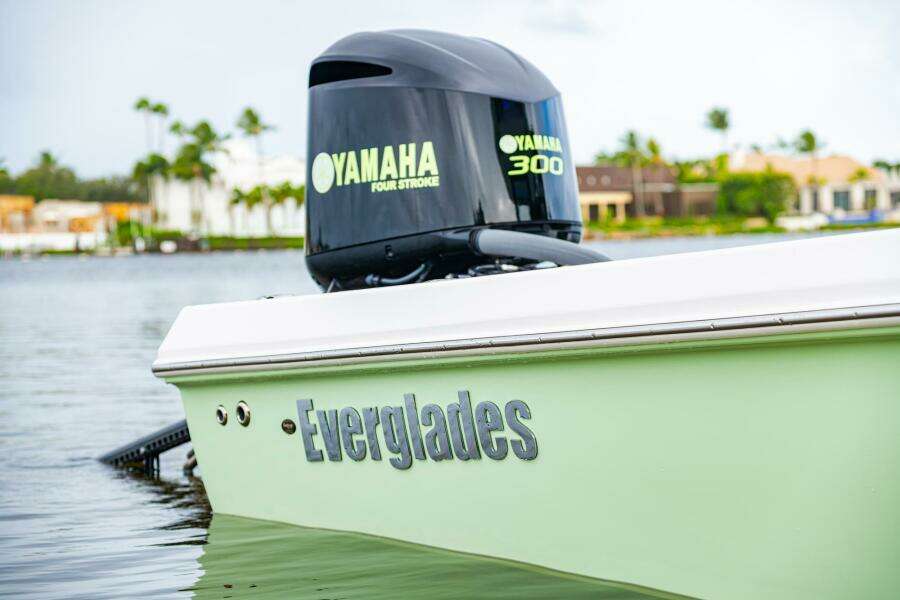2018 Everglades 243 CC