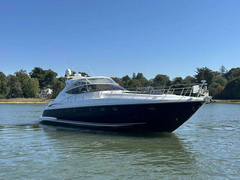 2003 Cruisers Yachts 540 Express