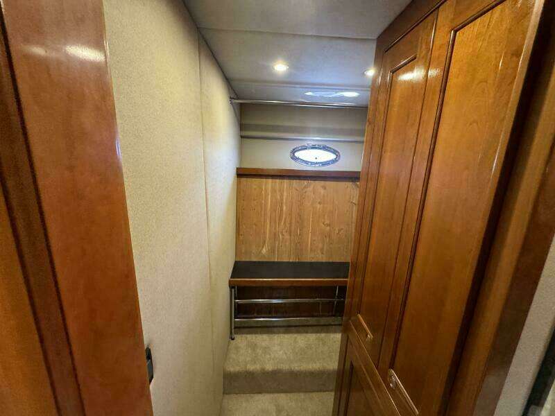 2003 Cruisers Yachts 540 Express