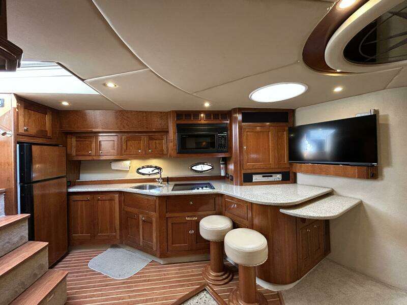 2003 Cruisers Yachts 540 Express