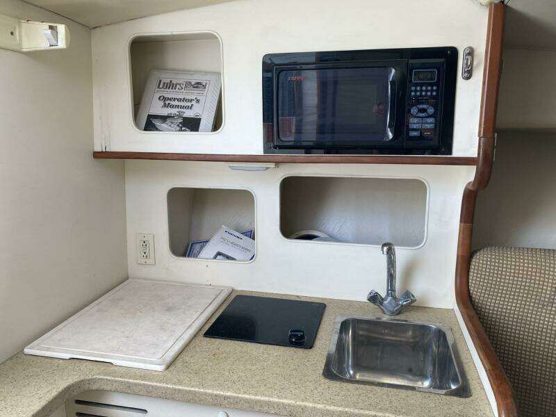 2006 Luhrs 280 Express Open