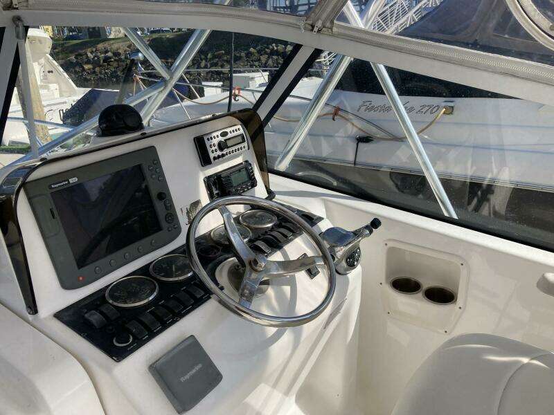 2006 Luhrs 280 Express Open
