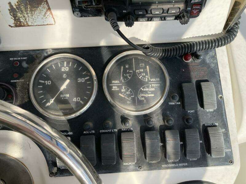 2006 Luhrs 280 Express Open