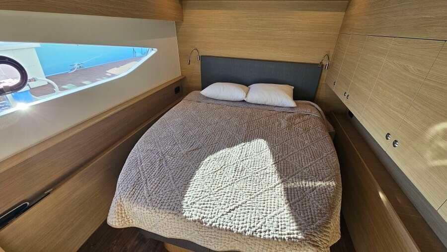 2023 Aquila 54 Yacht