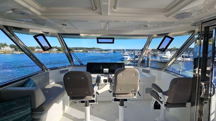 2023 Aquila 54 Yacht