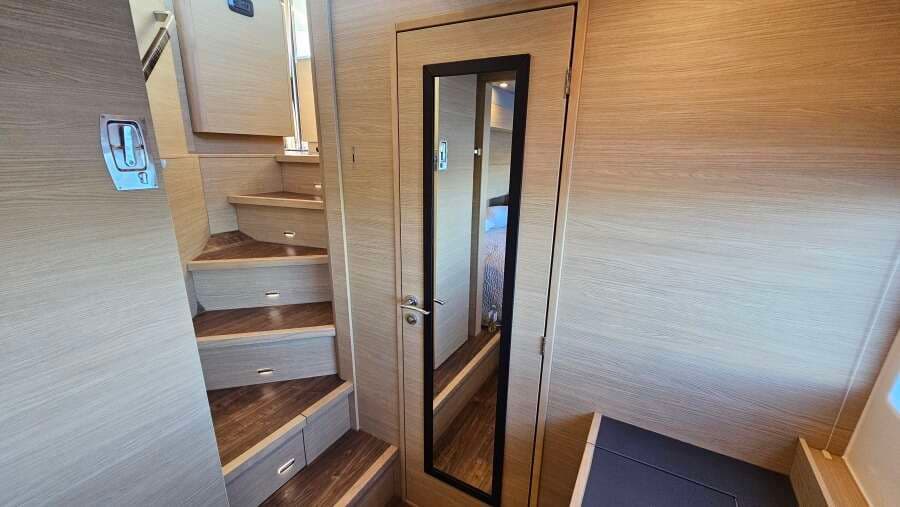 2023 Aquila 54 Yacht