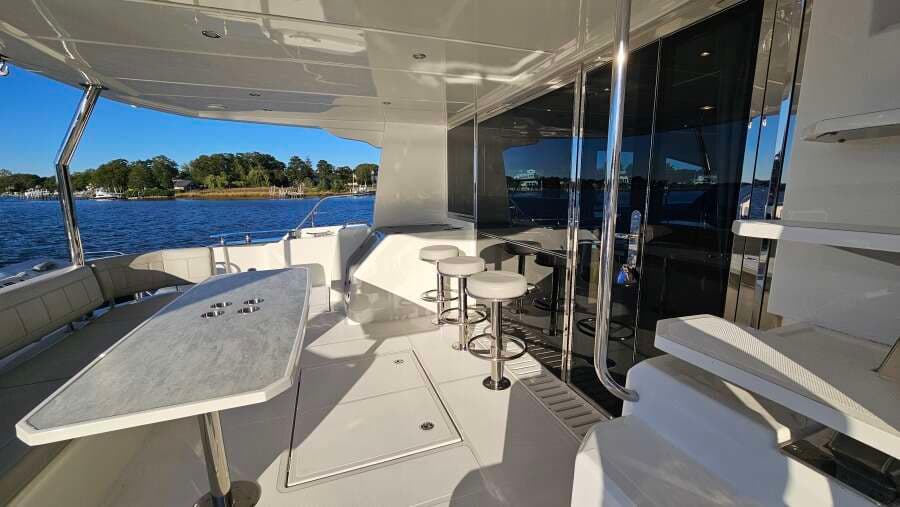 2023 Aquila 54 Yacht