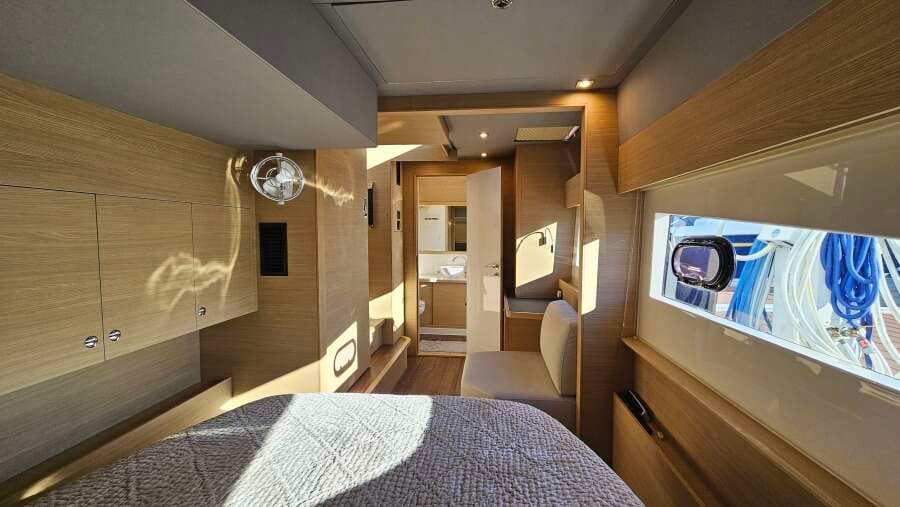 2023 Aquila 54 Yacht