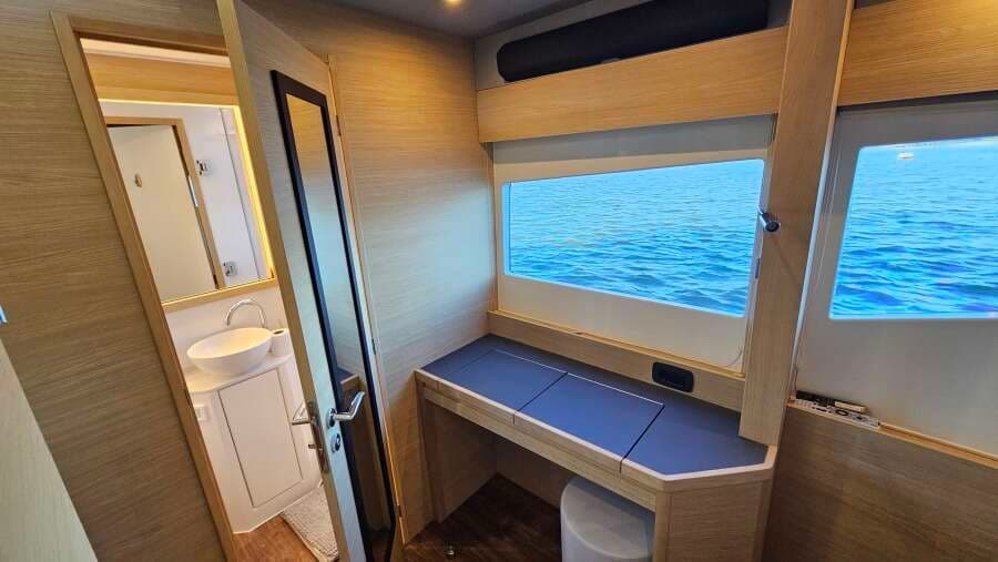 2023 Aquila 54 Yacht