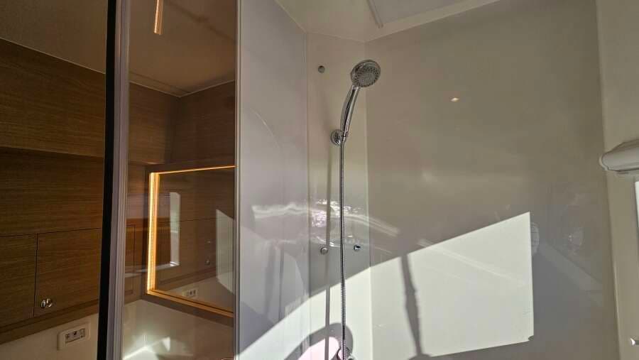 2023 Aquila 54 Yacht