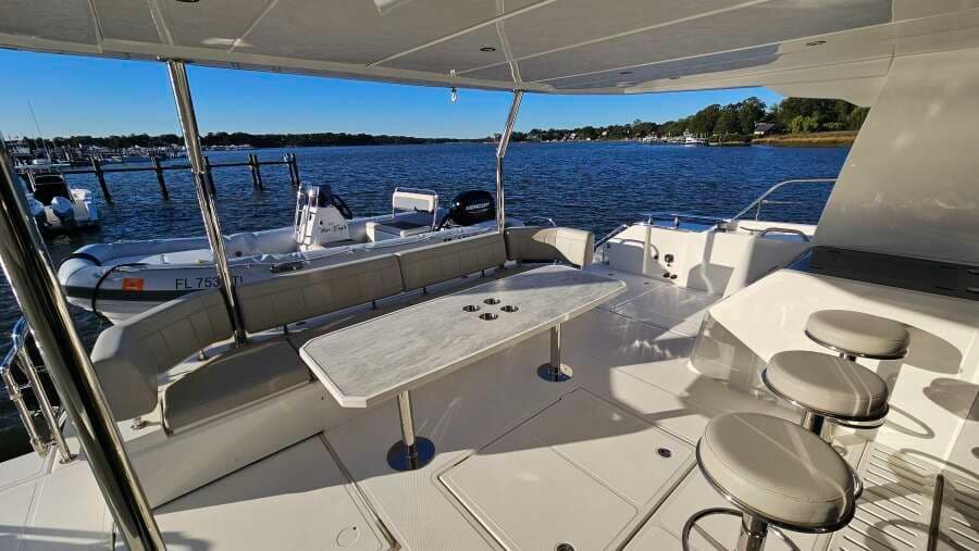 2023 Aquila 54 Yacht