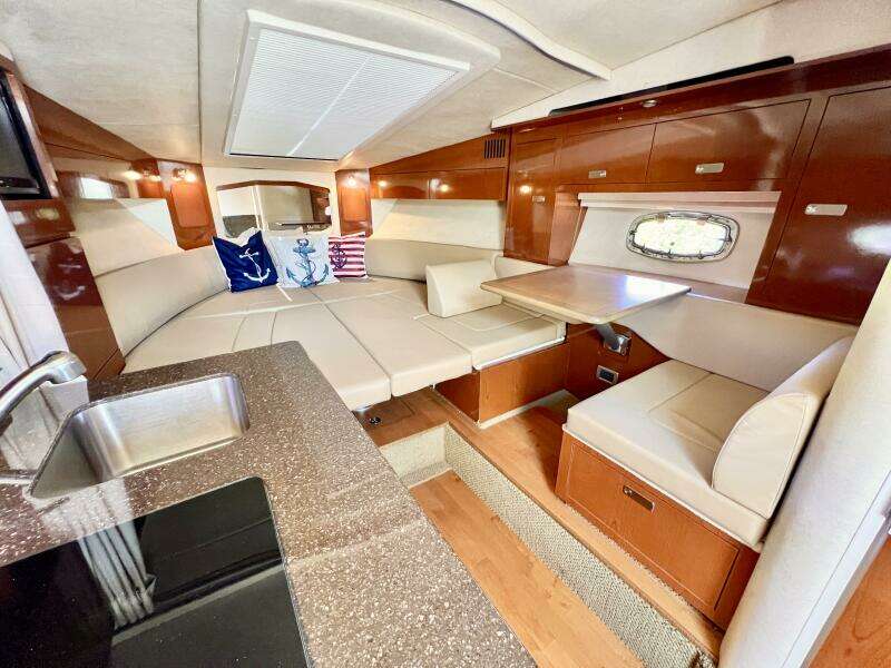 2012 Sea Ray 310 SunDancer