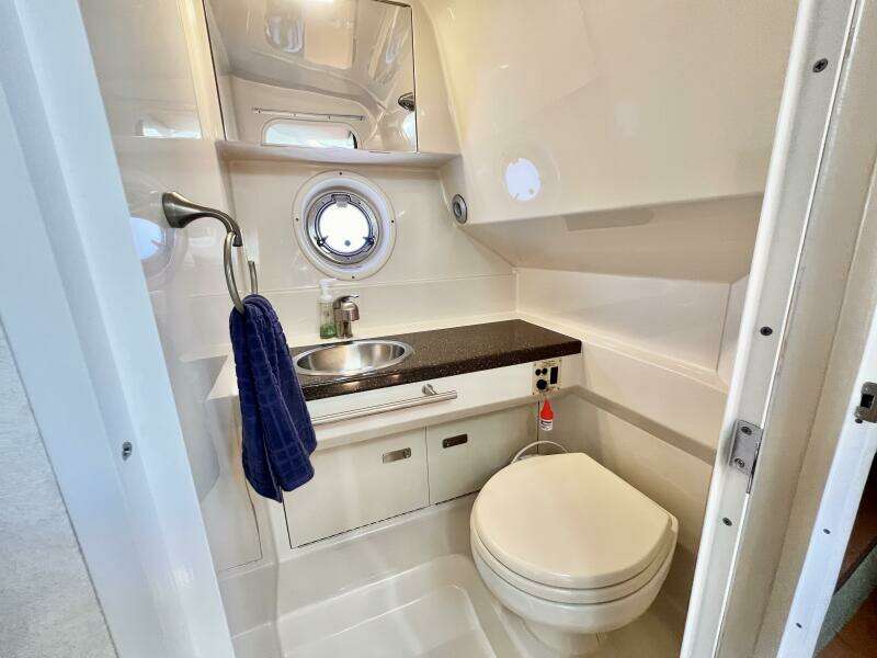 2012 Sea Ray 310 SunDancer