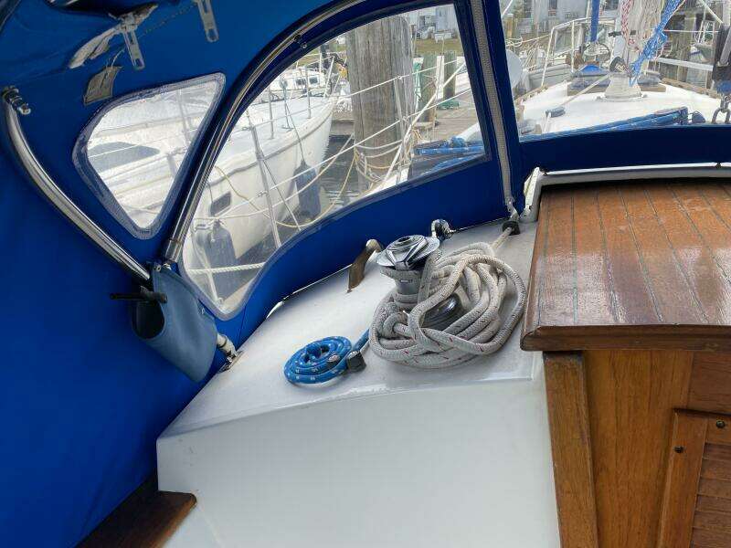 1987 Dickerson 37 aft cockpit