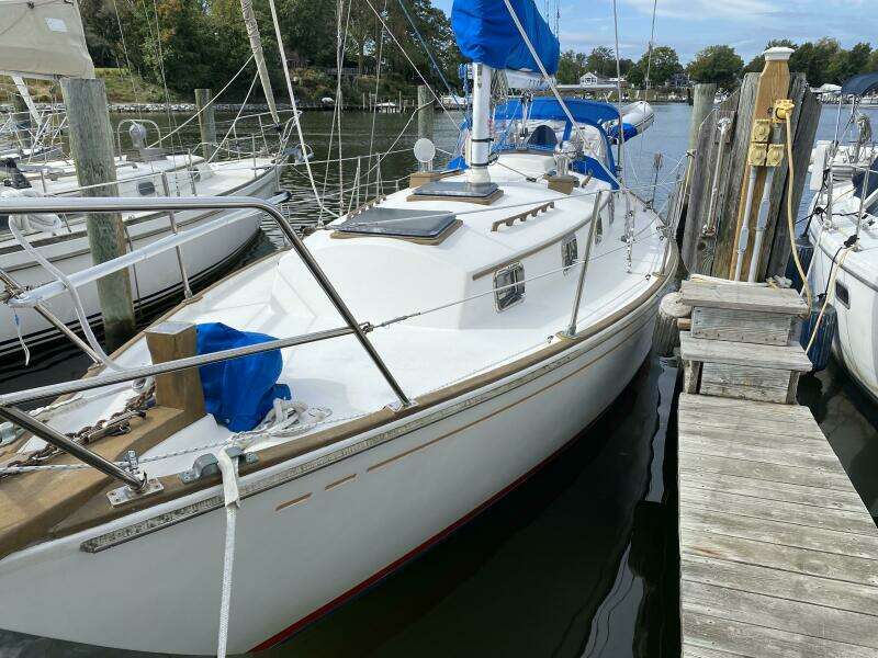 1987 Dickerson 37 aft cockpit