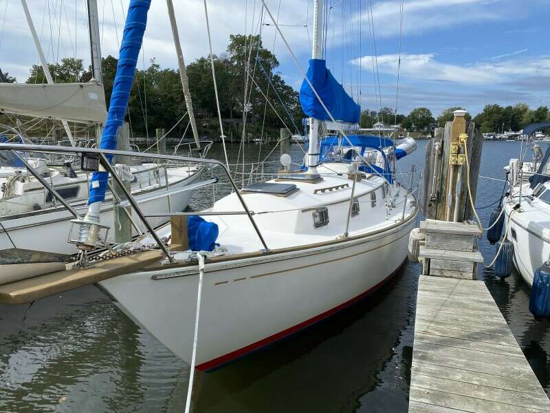 1987 Dickerson 37 aft cockpit