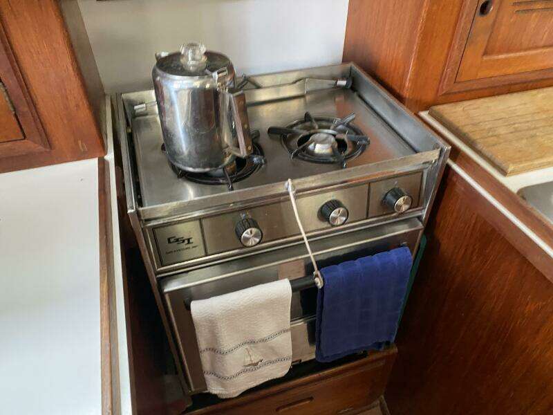 1987 Dickerson 37 aft cockpit