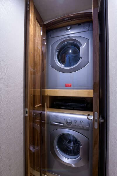 2017 48 Viking Convertible - Laundry