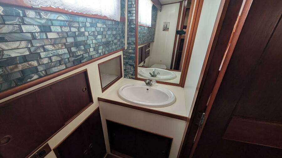 1983 Grand Banks 42 Classic