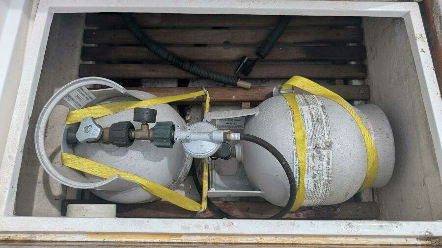 1983 Grand Banks 42 Classic