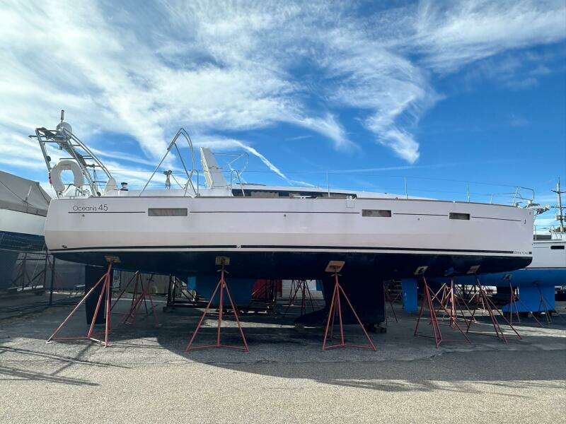 2017 Beneteau Oceanis 45