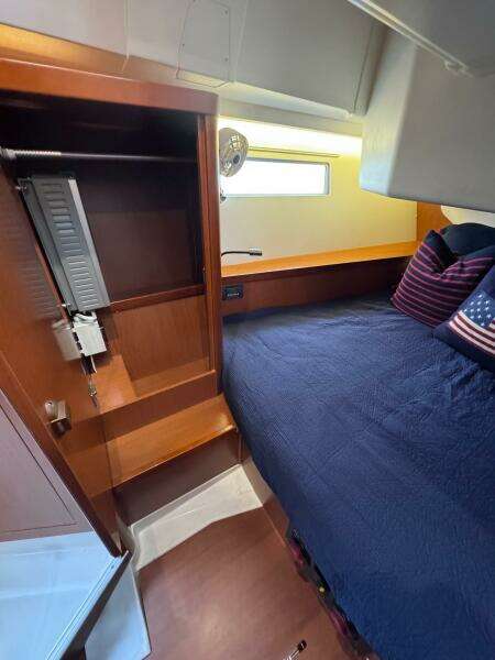 2017 Beneteau Oceanis 45