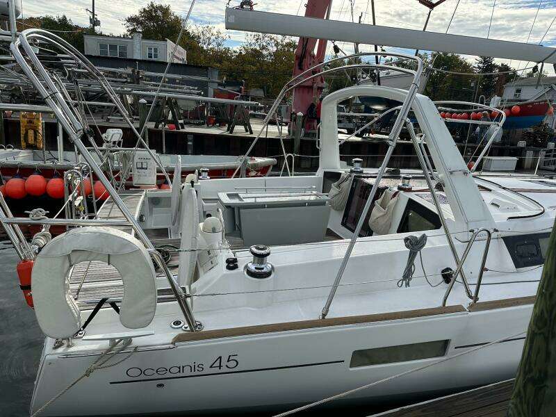 2017 Beneteau Oceanis 45
