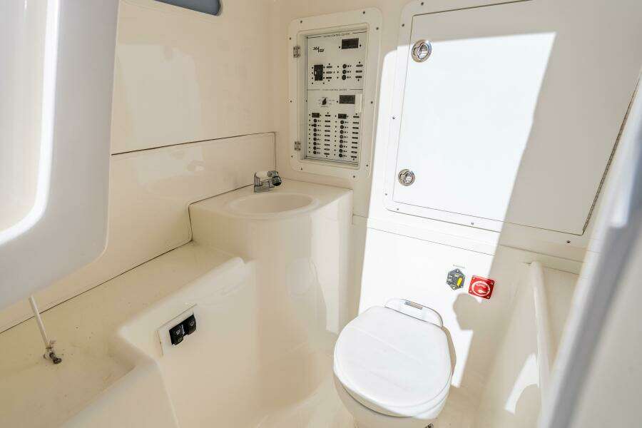  2018 SeaVee 370Z- SUSAN L