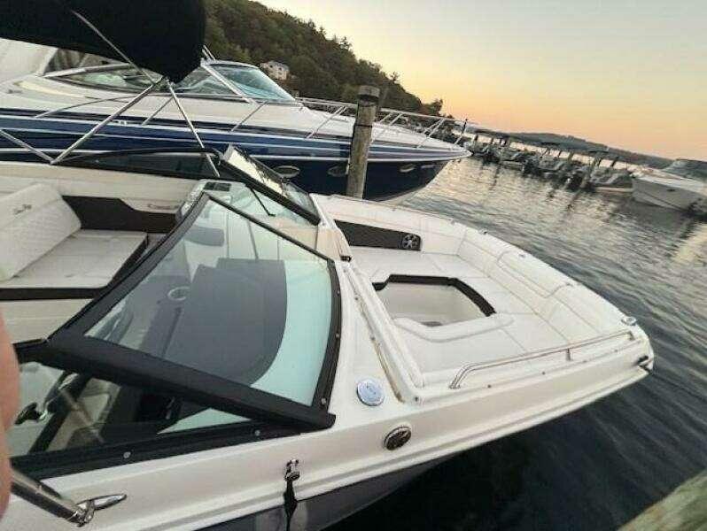 2019 Sea Ray SDX 270
