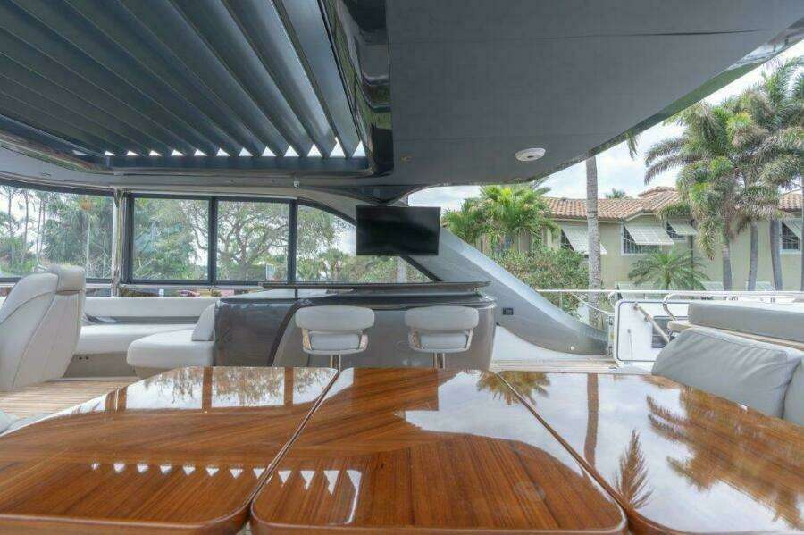 Princess 85 Kaos Aft Deck