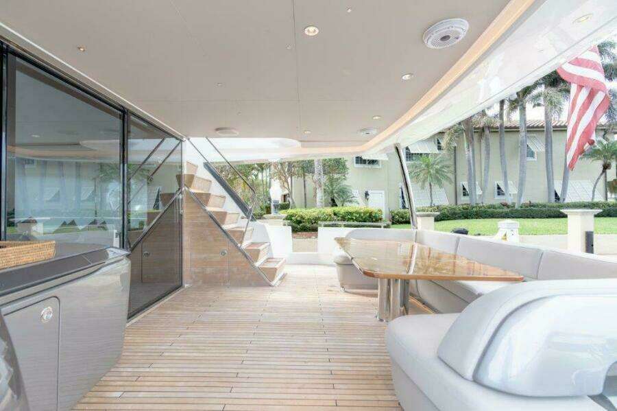 Princess 85 Kaos Aft Deck