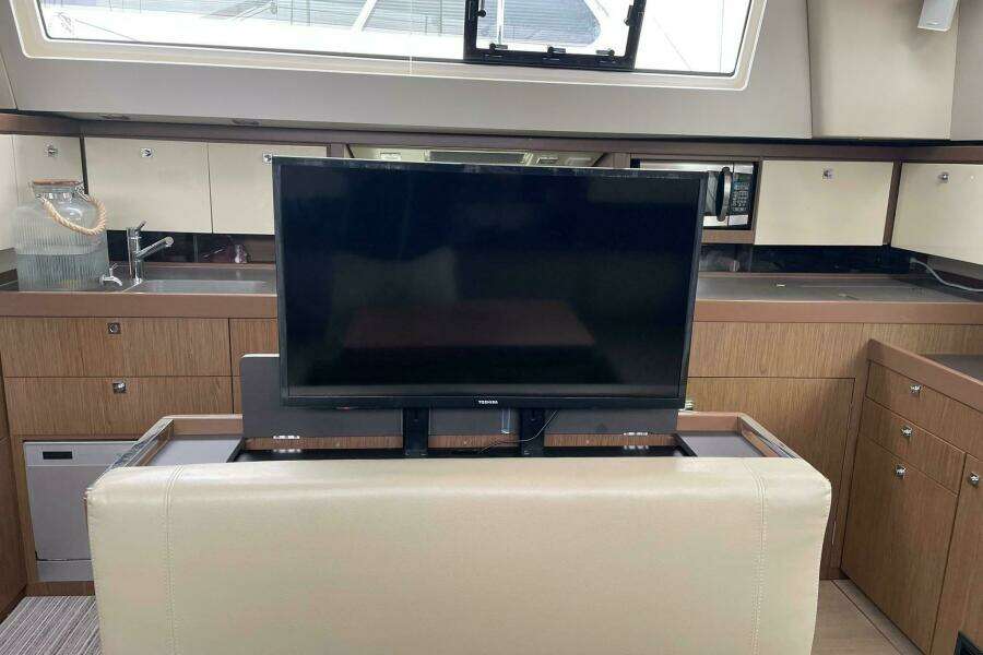 2017 Beneteau Sense 57