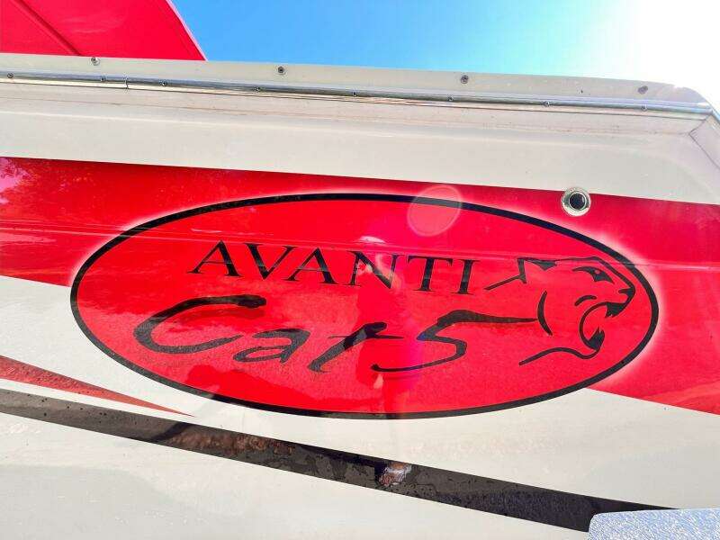 2014 Avanti 36
