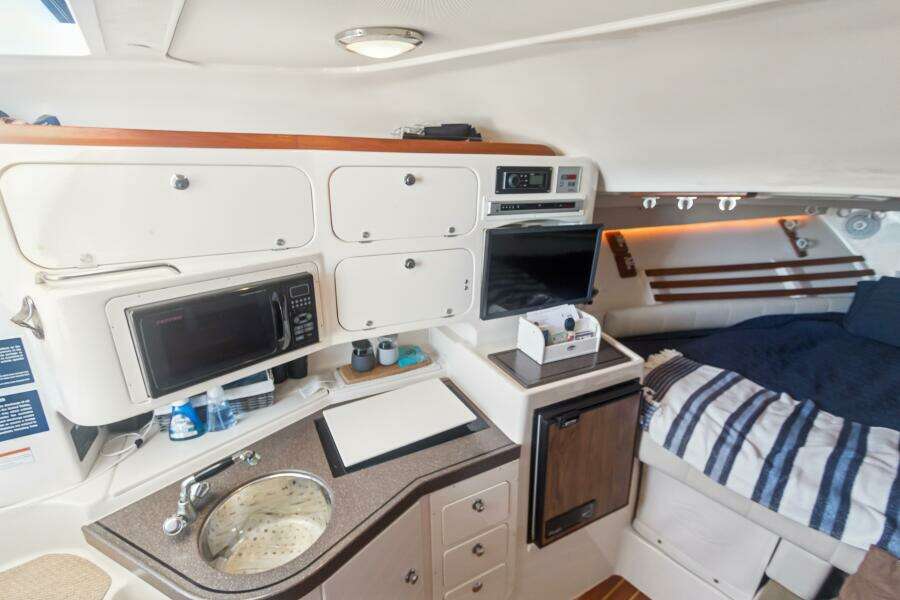 2006 Grady-White 330 Express - POLE POSITION