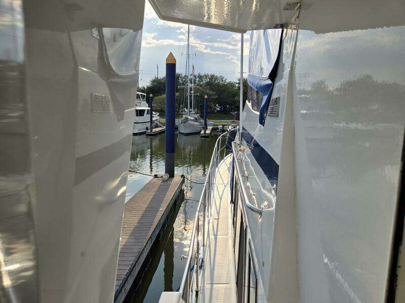 1987 Nova Marine Moorea