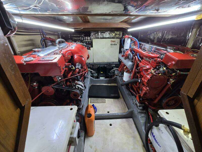 1987 Nova Marine Moorea