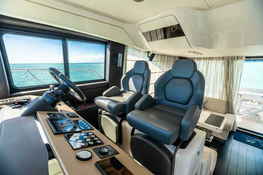 2020 Azimut Custom