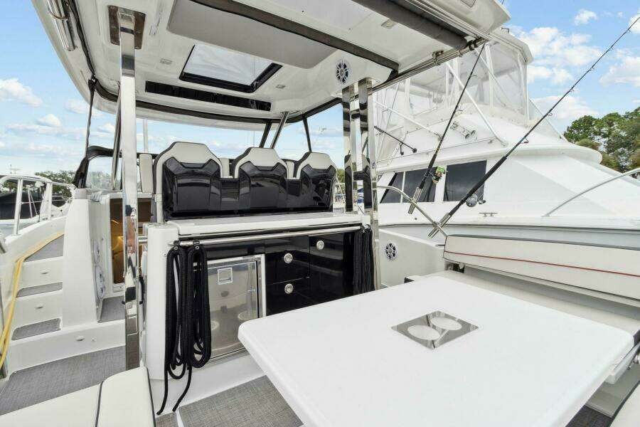 2022 Jeanneau Leader 10.5