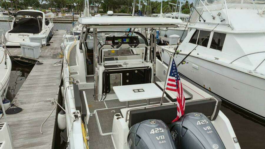 2022 Jeanneau Leader 10.5