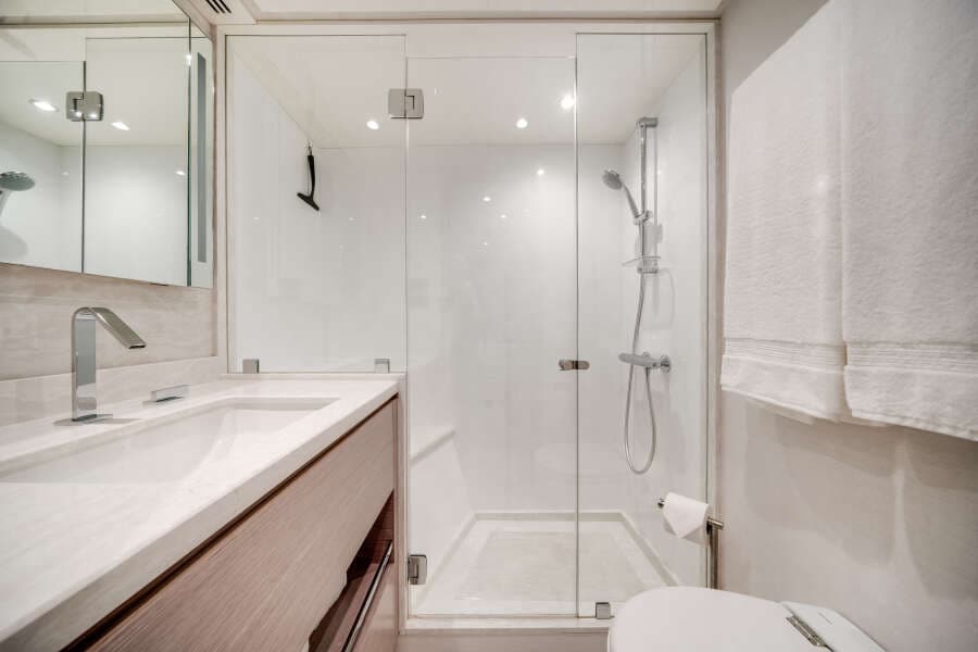 2022 Ocean Alexander 32L