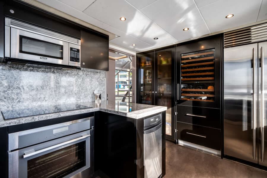 2022 Ocean Alexander 32L