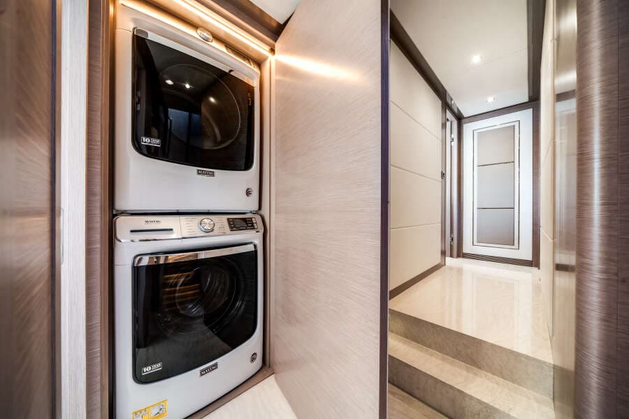 2022 Ocean Alexander 32L