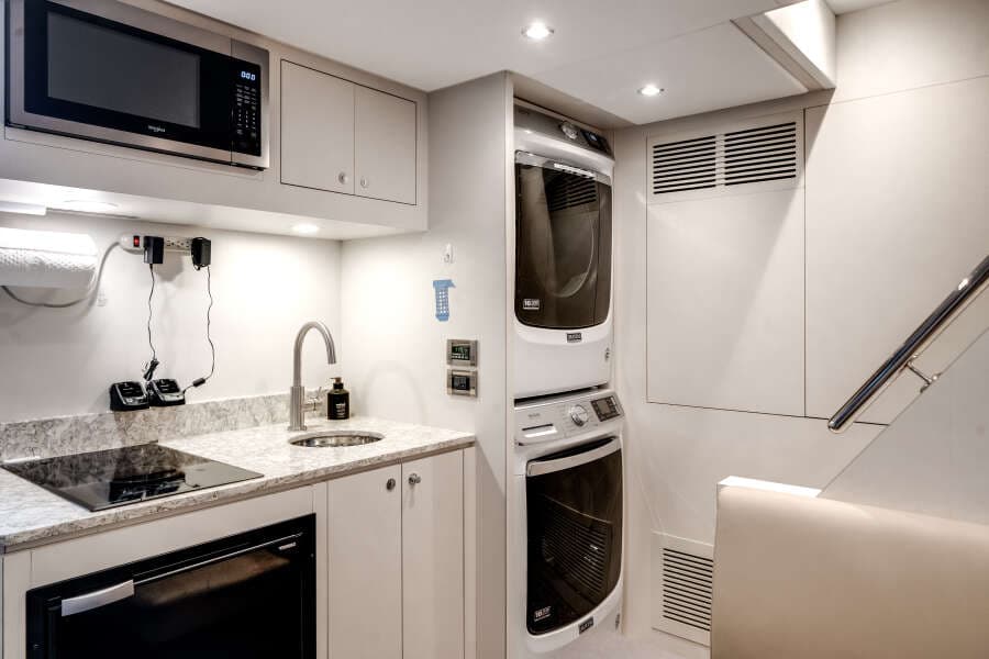 2022 Ocean Alexander 32L