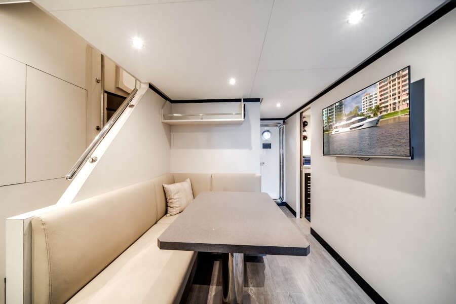 2022 Ocean Alexander 32L