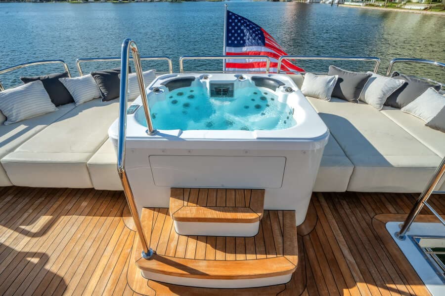 2022 Ocean Alexander 32L